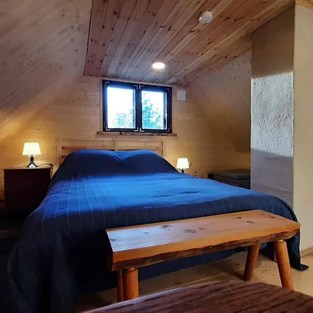 Raistiko Talu- Farmhouse, Off-grid And Smještaj na farmi