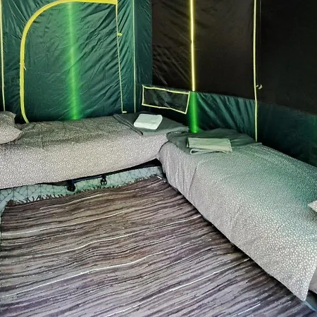 Raistiko Talu- Farmhouse, Off-grid And Smještaj na farmi *