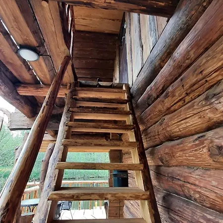 Raistiko Talu- Farmhouse, Off-grid And Punakula