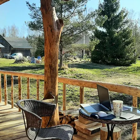 Raistiko Talu- Farmhouse, Off-grid And Séjour à la ferme *
