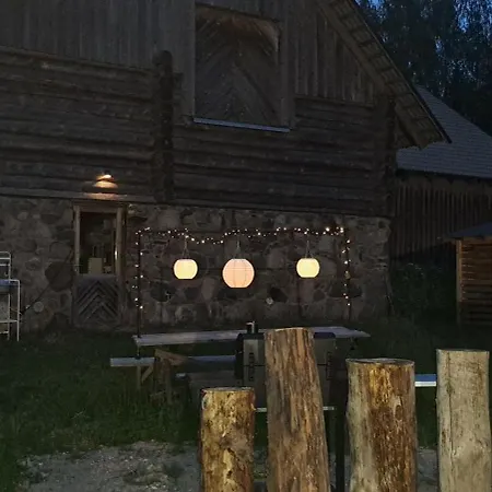 Séjour à la ferme Raistiko Talu- Farmhouse, Off-grid And