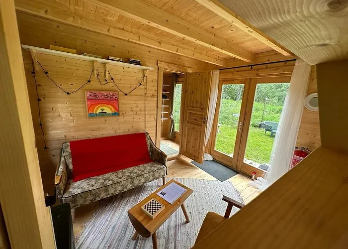 Raistiko Talu- Farmhouse, Off-grid And Farm stay Punakula
