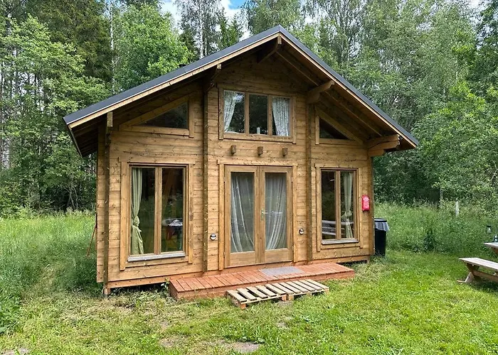 Raistiko Talu- Farmhouse, Off-grid And Alloggio per agriturismo Punakula