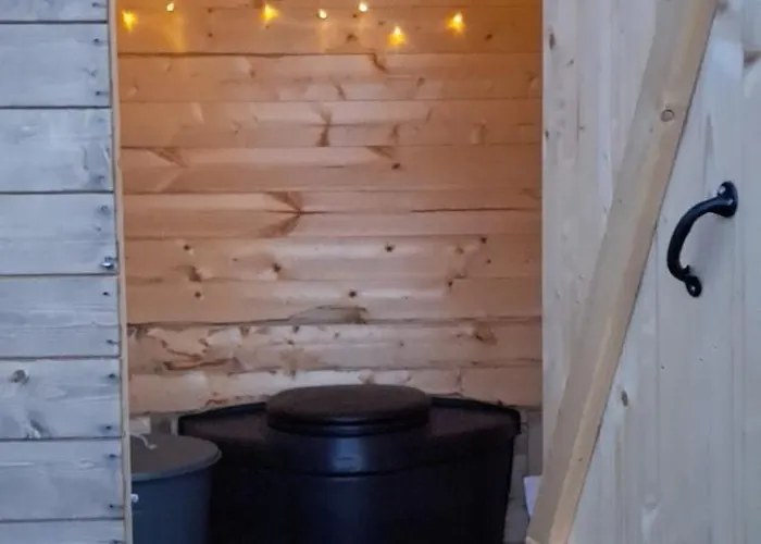 Raistiko Talu- Farmhouse, Off-grid And Farm stay Punakula